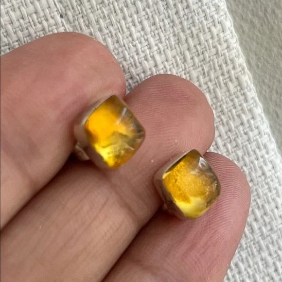 Elegant Silver and Amber Stud Earrings - Picture 6 of 6